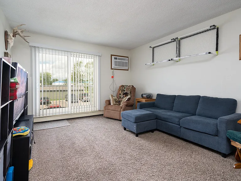 Seven Pines Apartments — Photo 10
