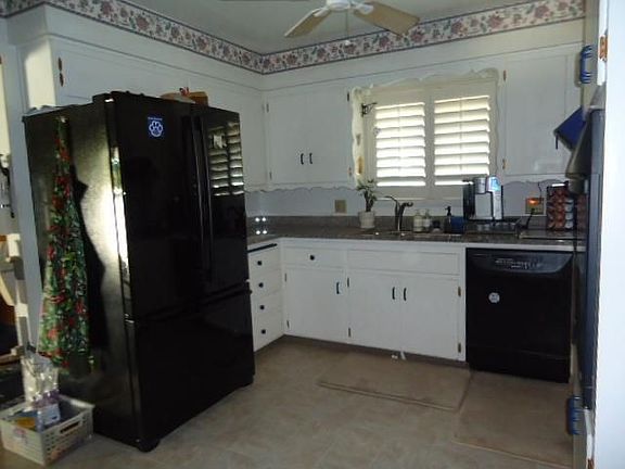 3rd image of 421 E Leland Way