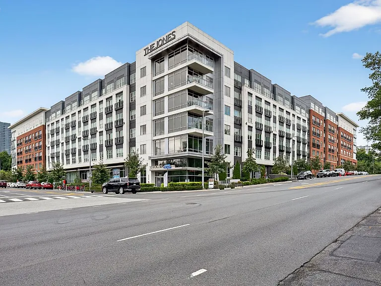 The Jones at Tysons — Photo 46