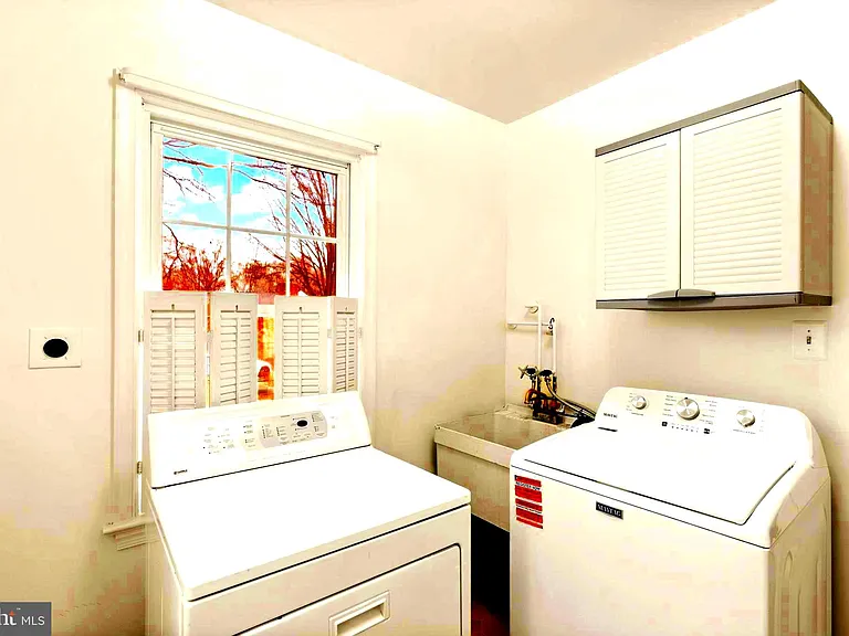 7109 Davis Ct — Photo 21
