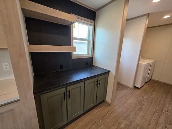 4th image of 175 N Michigan Ave #174