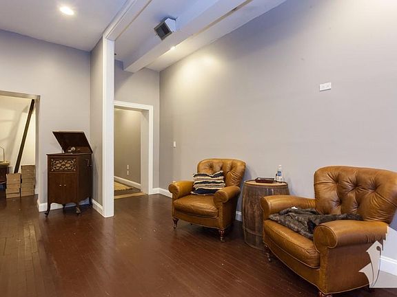 3rd image of 5011 N Ravenswood Ave #1A