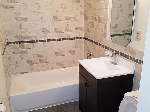 4th image of W169N8924 Hoyt Dr APT 1