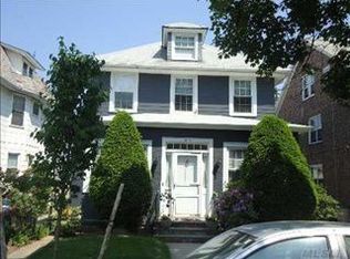 4373 165th St, Flushing, NY 11358