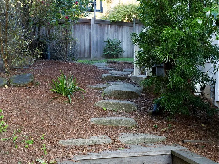 527 Coventry Rd — Photo 2