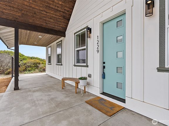 4th image of 1229 Channel Avenue SW