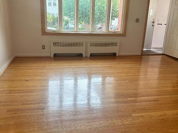 2nd image of 17 Pettit St