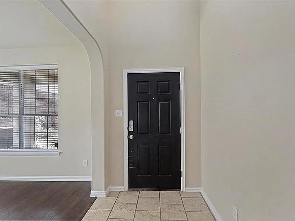 3rd image of 9105 Silsby Dr