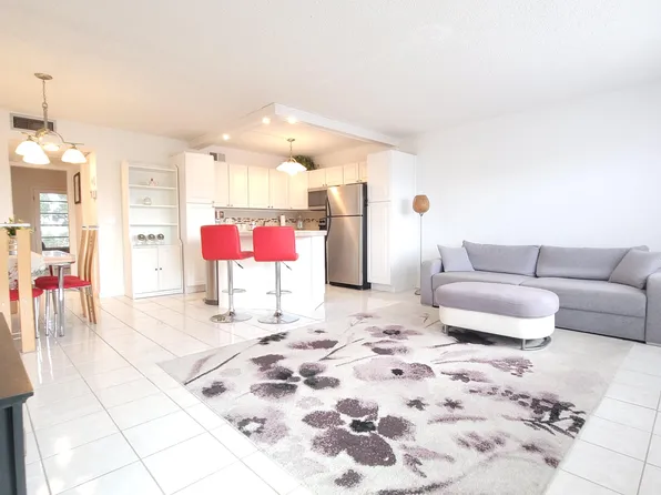 405 Southampton A, West Palm Beach, FL 33417