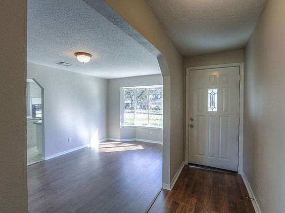 4th image of 6414 Fairwood Dr