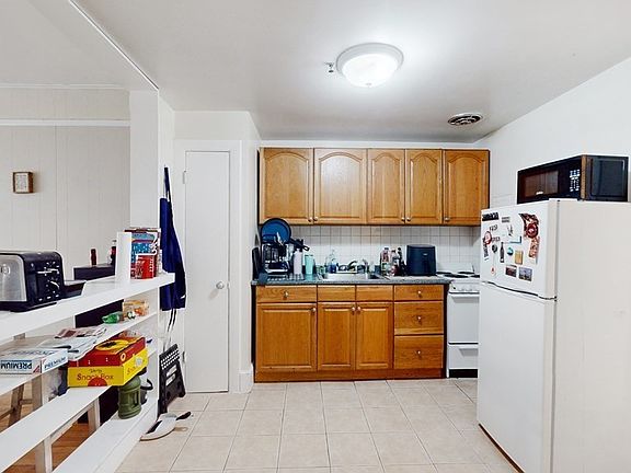 4th image of 289 Beacon St APT 9