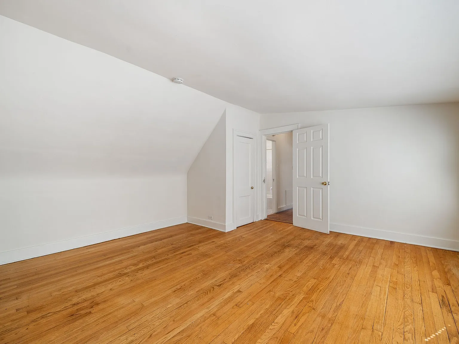 2 bed, $2,800 — Photo 4