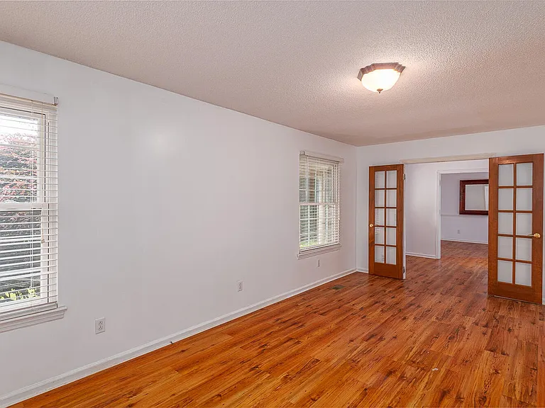 9422 Fuller Rd — Photo 5