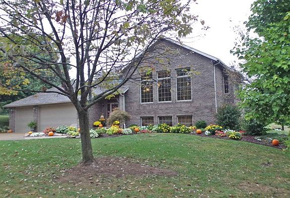 2nd image of 1280 N Honeysuckle Ln