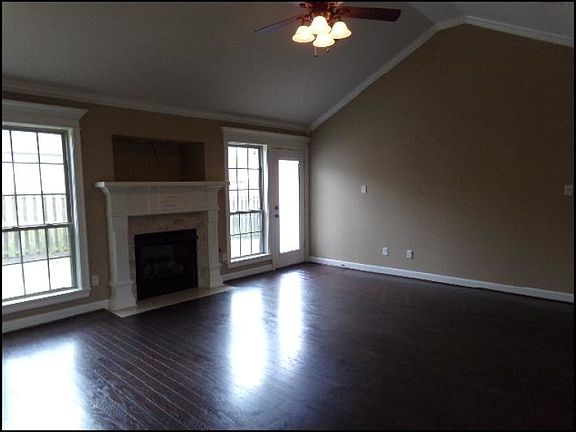 4th image of 2305 Richland Park Dr