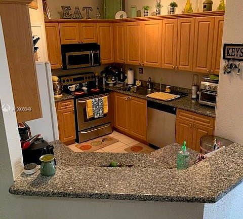 4th image of 1969 SE 24th Ave #1969