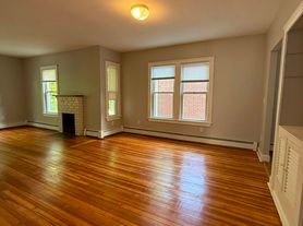 33-35 Zion St, Hartford, CT
