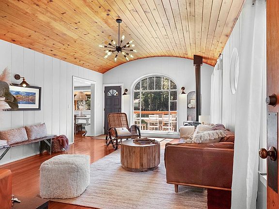 4th image of 17443 Riverside Drive