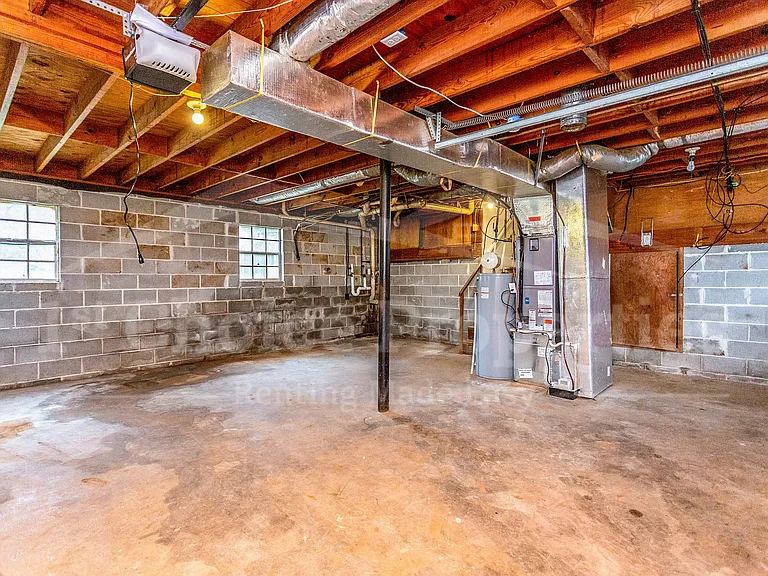 5849 Janet Dr — Photo 19
