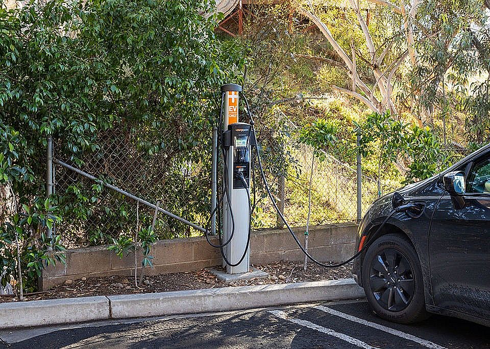 Live Sustainably With Electric Vehicle Charging