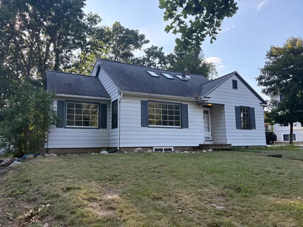 1304 Greenwood Ave, Kalamazoo, MI 49006