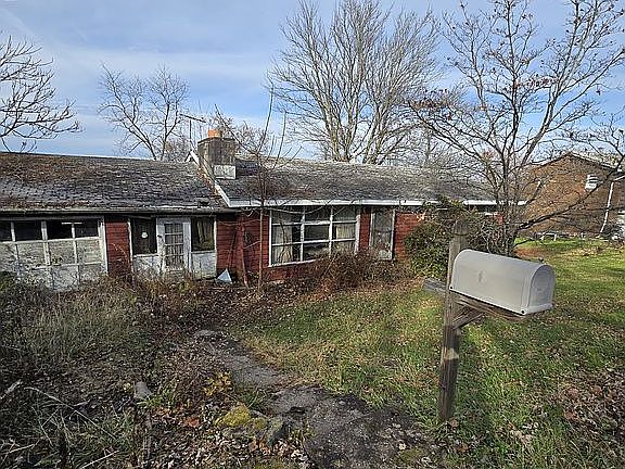 3rd image of 49 Snedeker Rd