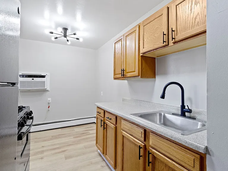 The Courts Apartment Homes — Photo 32