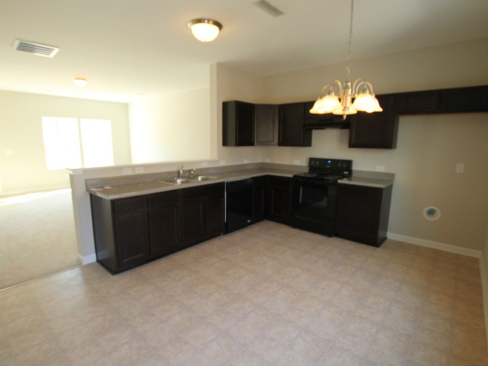 2nd image of 1069 Joselynn Drive