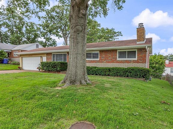 3rd image of 9217 Lurline Dr