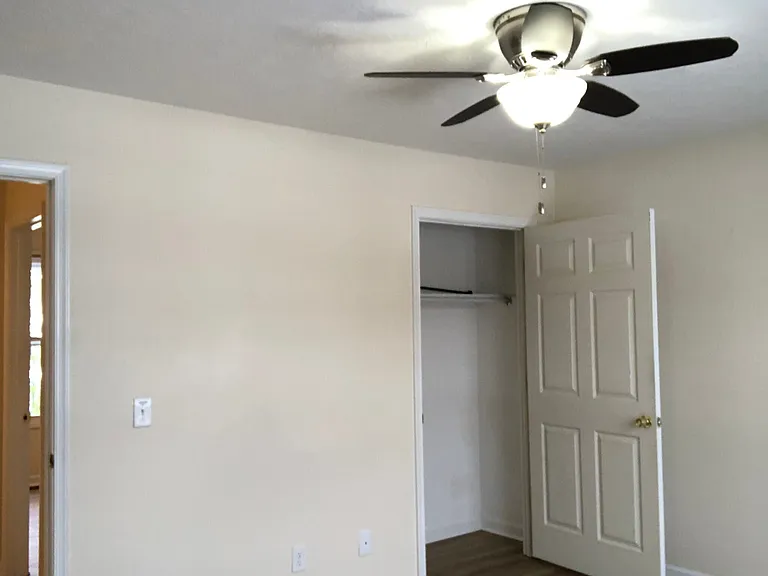1246 Goldfinch Dr #B — Photo 10