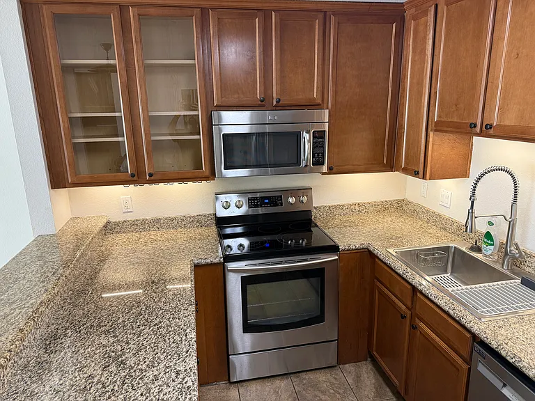 Suncrest Dr — Photo 10