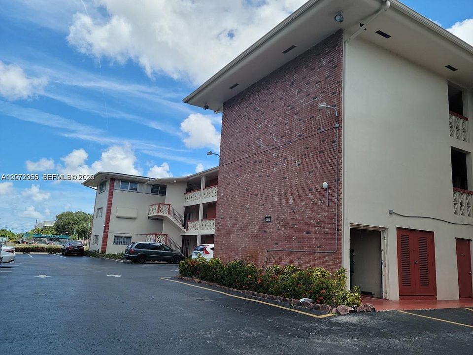 1st image of 4730 NW 10th Ct APT 302