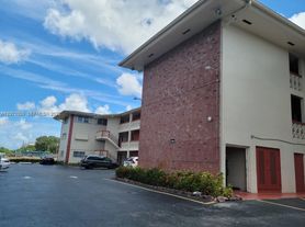4730 NW 10th Ct