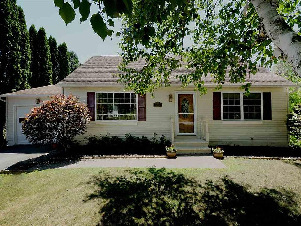 1st image of 25 Castle Dr