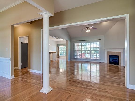 3rd image of 5069 Fairfield Ct