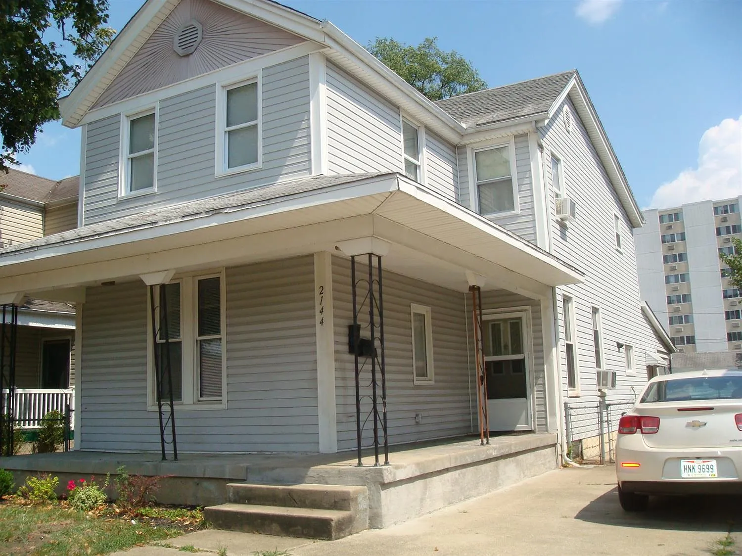2144 Pleasant Ave photo 1