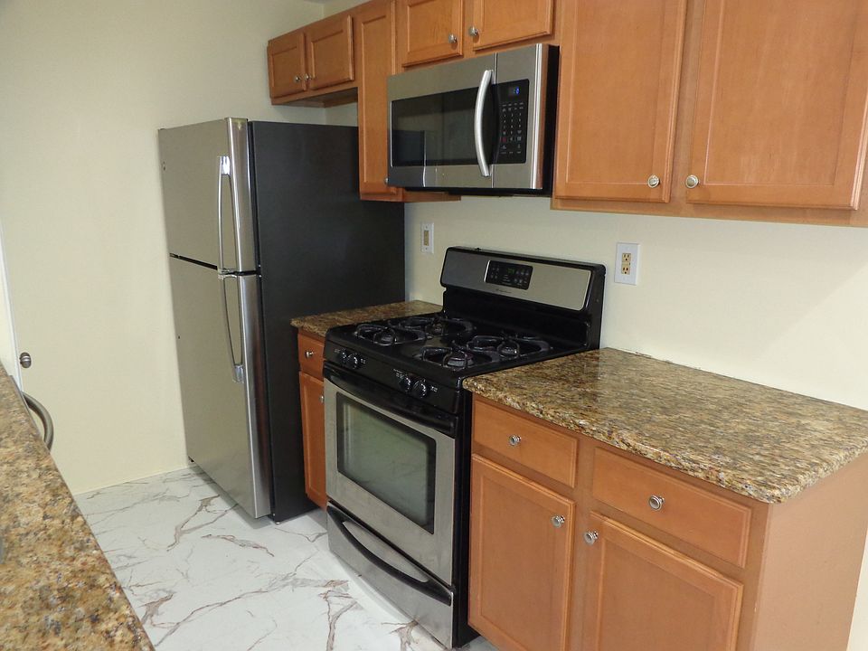 1st image of 142 Conarroe St