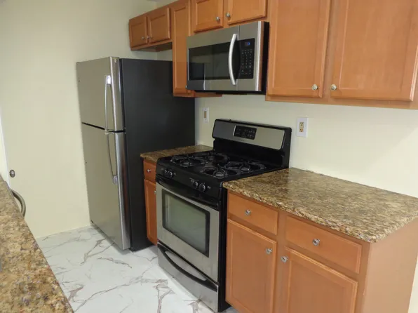 142 Conarroe St, Philadelphia, PA 19127