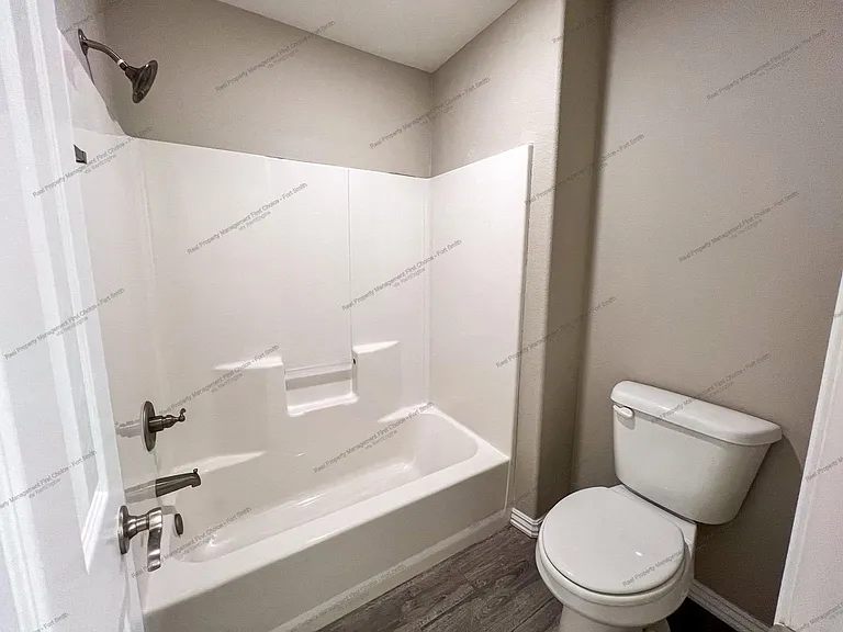 6621 Leightyn Ln — Photo 17