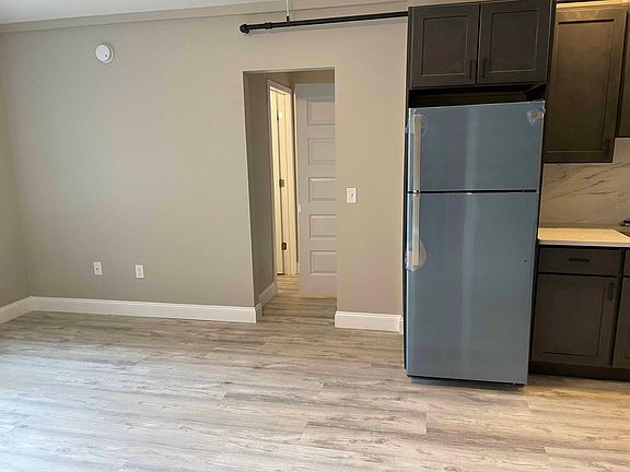 3rd image of 704 8th St #107