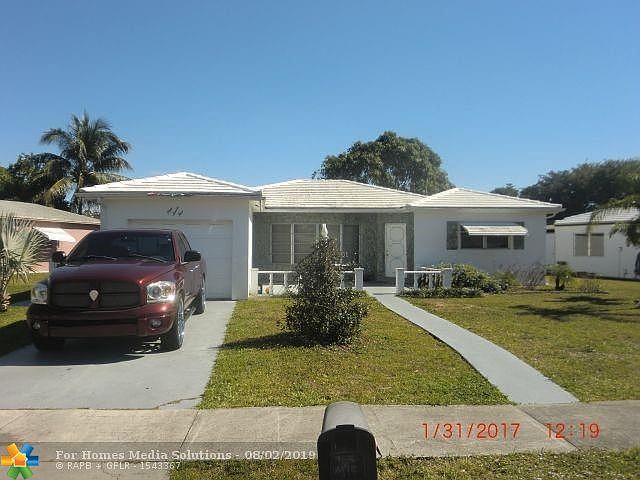 2nd image of 975 SW 50th Ter