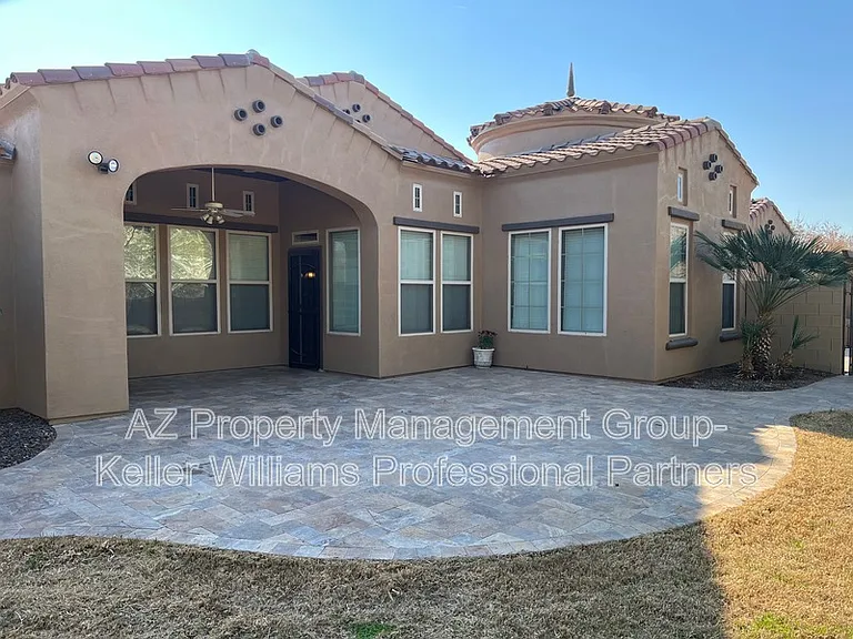 12549 N 152nd Dr — Photo 6