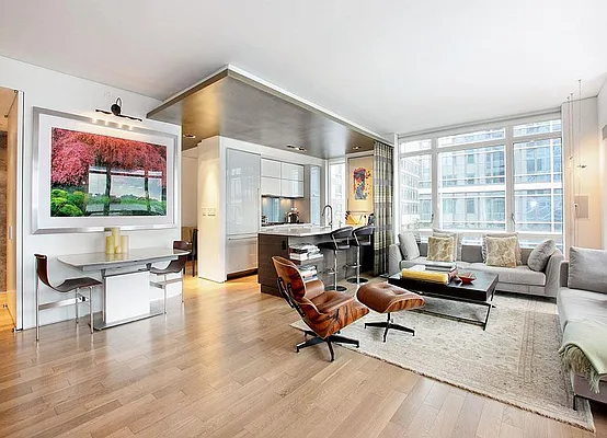 Sold by Warburg | media 4