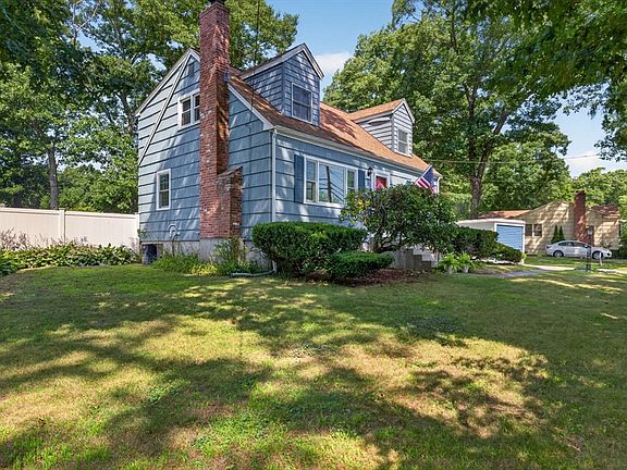 3rd image of 120 Farm St