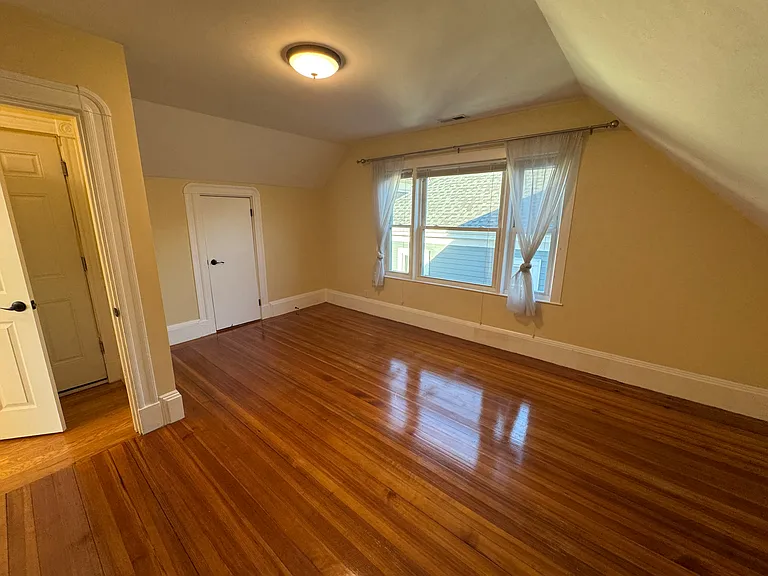 52 Lowell St #3 — Photo 10
