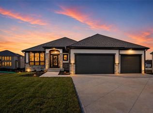 2319 SW Serena Pl, Lees Summit, MO 64082