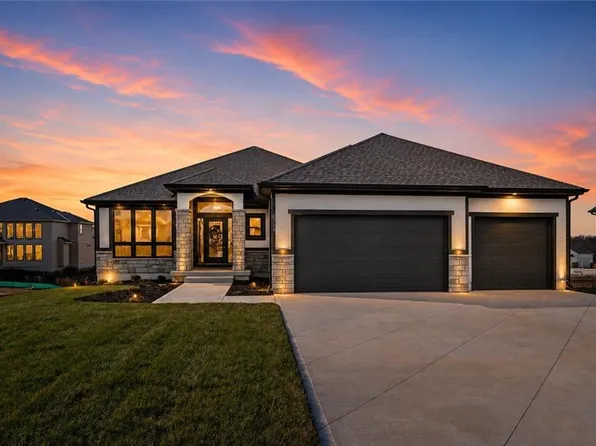 2319 SW Serena Pl, Lees Summit, MO 64082