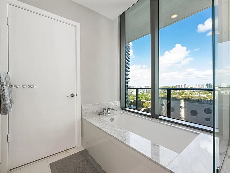480 NE 31st St #1207 — Photo 17