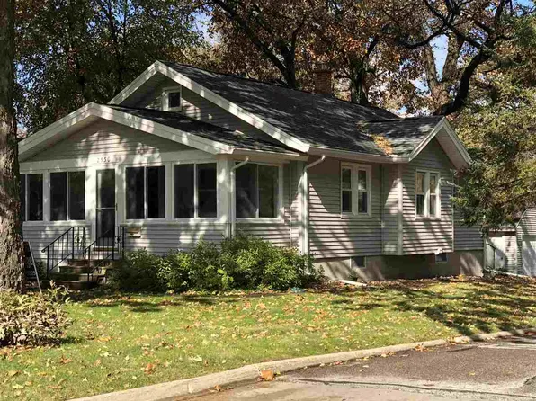 2530 Rainbow Dr, Cedar Falls, IA 50613
