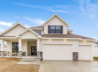 10506 N Hawthorne Ave, Kansas City, MO 64157